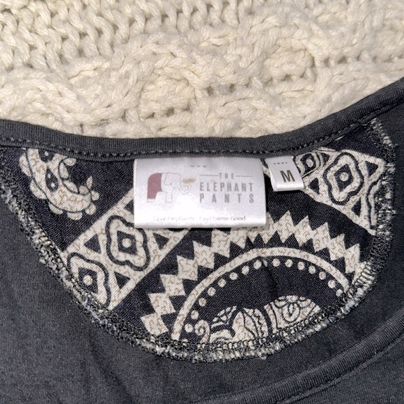 The elephant pants black crop top size medium - Picture 2 of 3